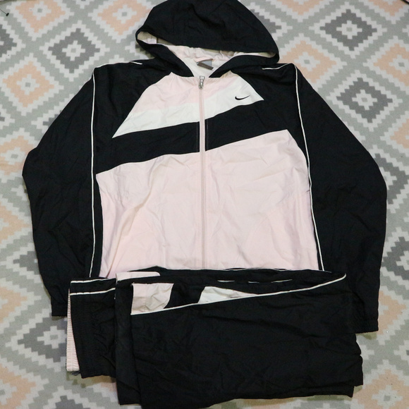 black nike hooded tracksuit